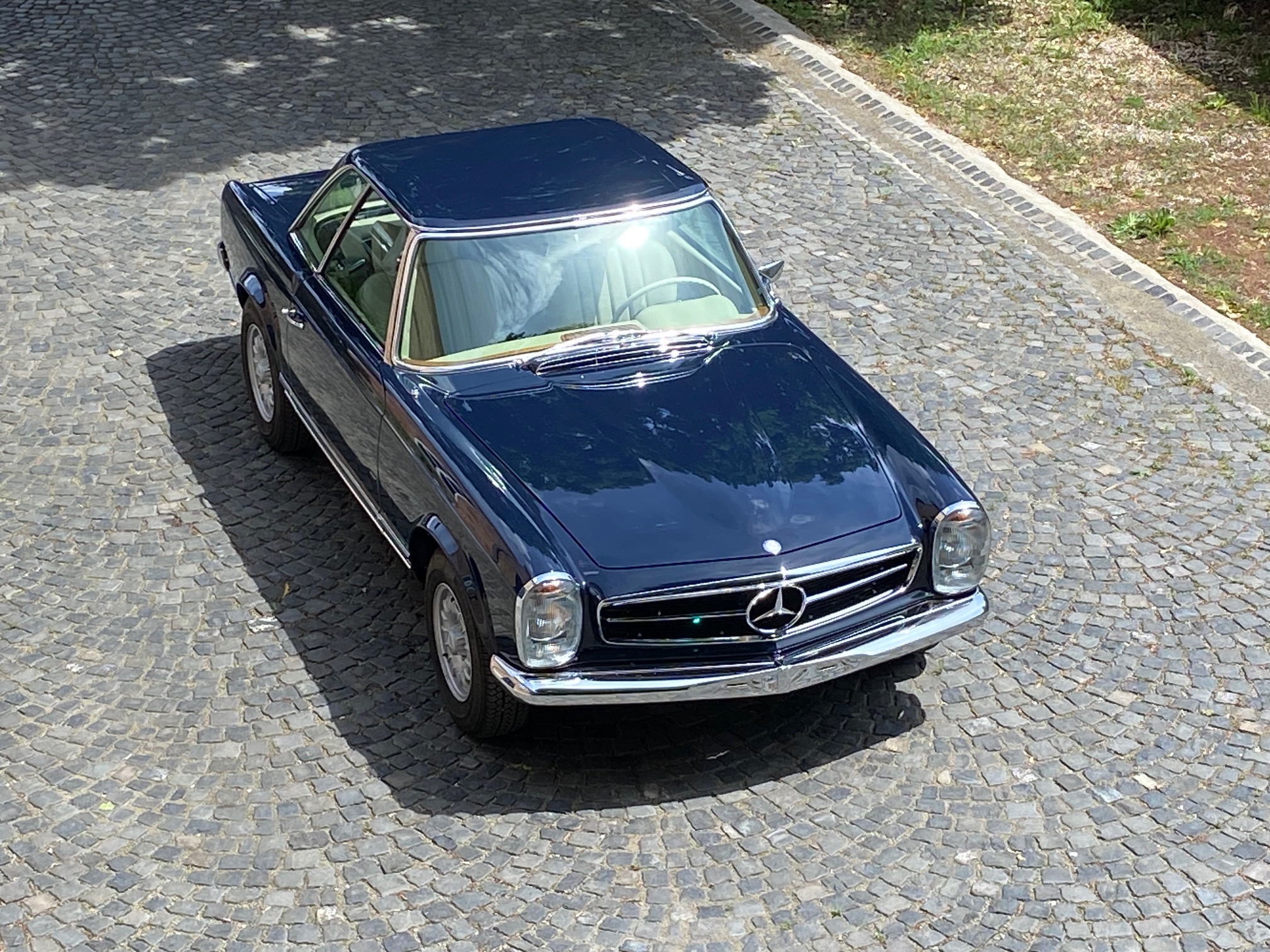 Mercedes Benz W113 280SL