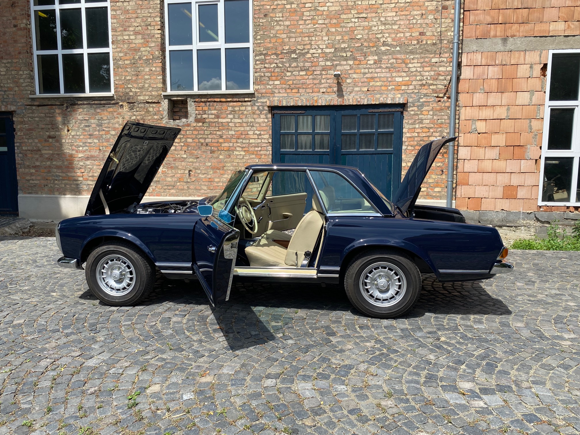 Mercedes Benz W113 280SL