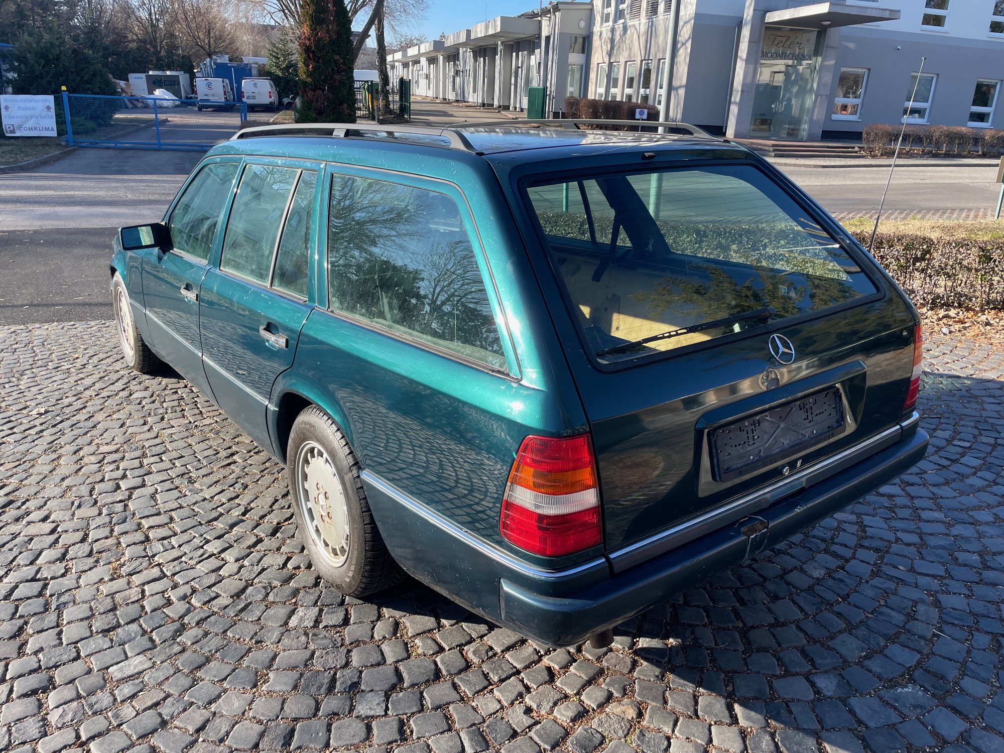 Mercedes Benz W124 E220 T