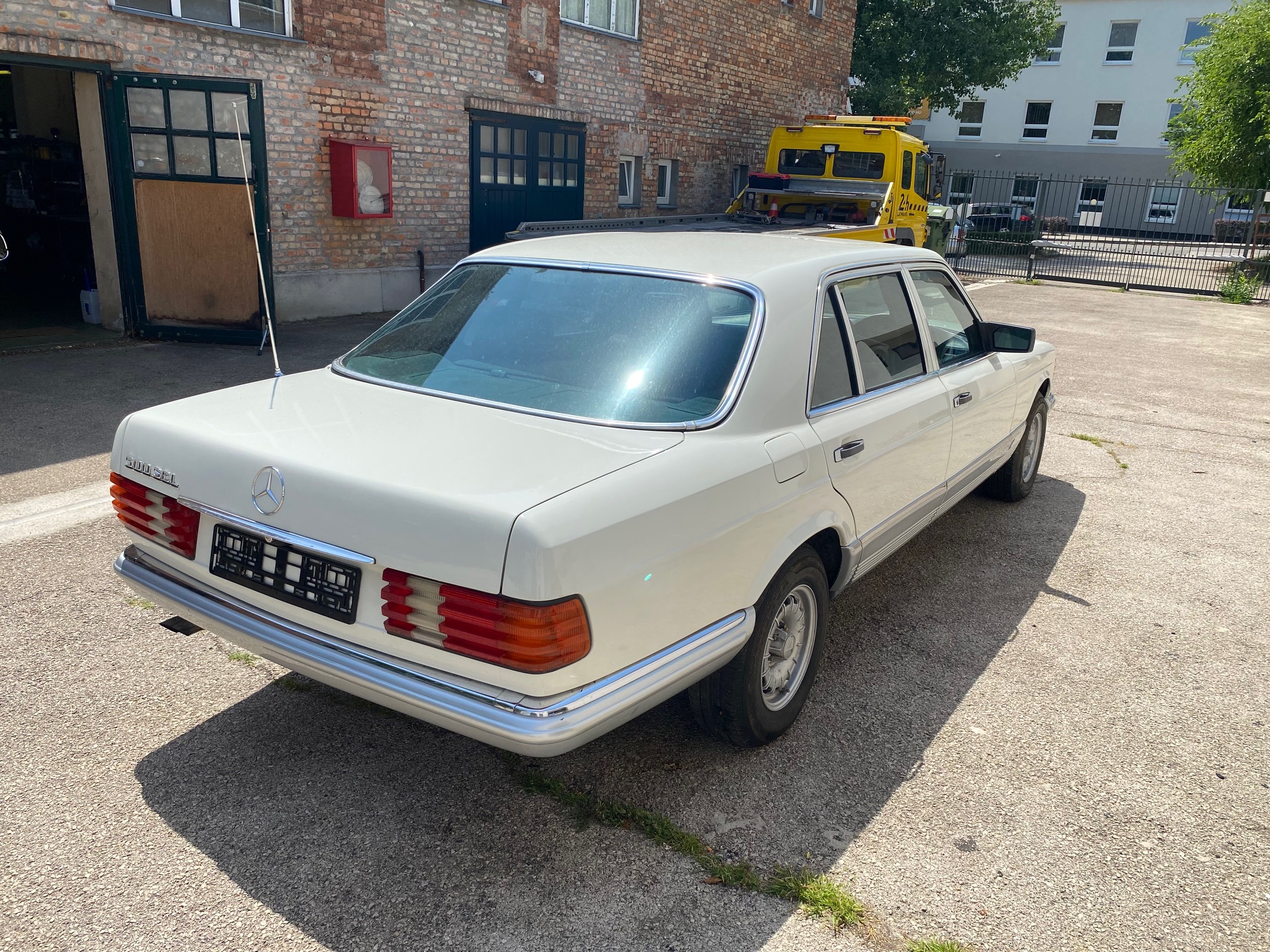 Mercedes Benz W126 500SEL