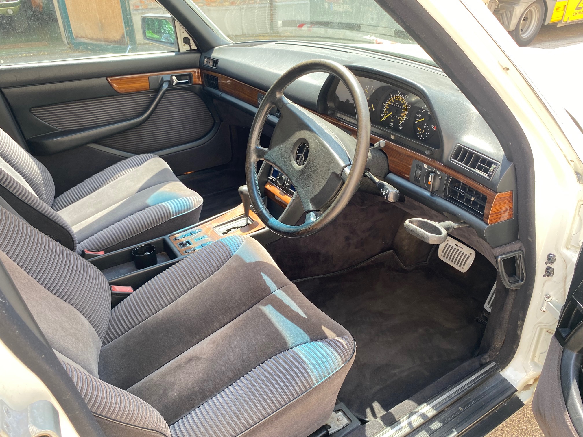 Mercedes Benz W126 500SEL