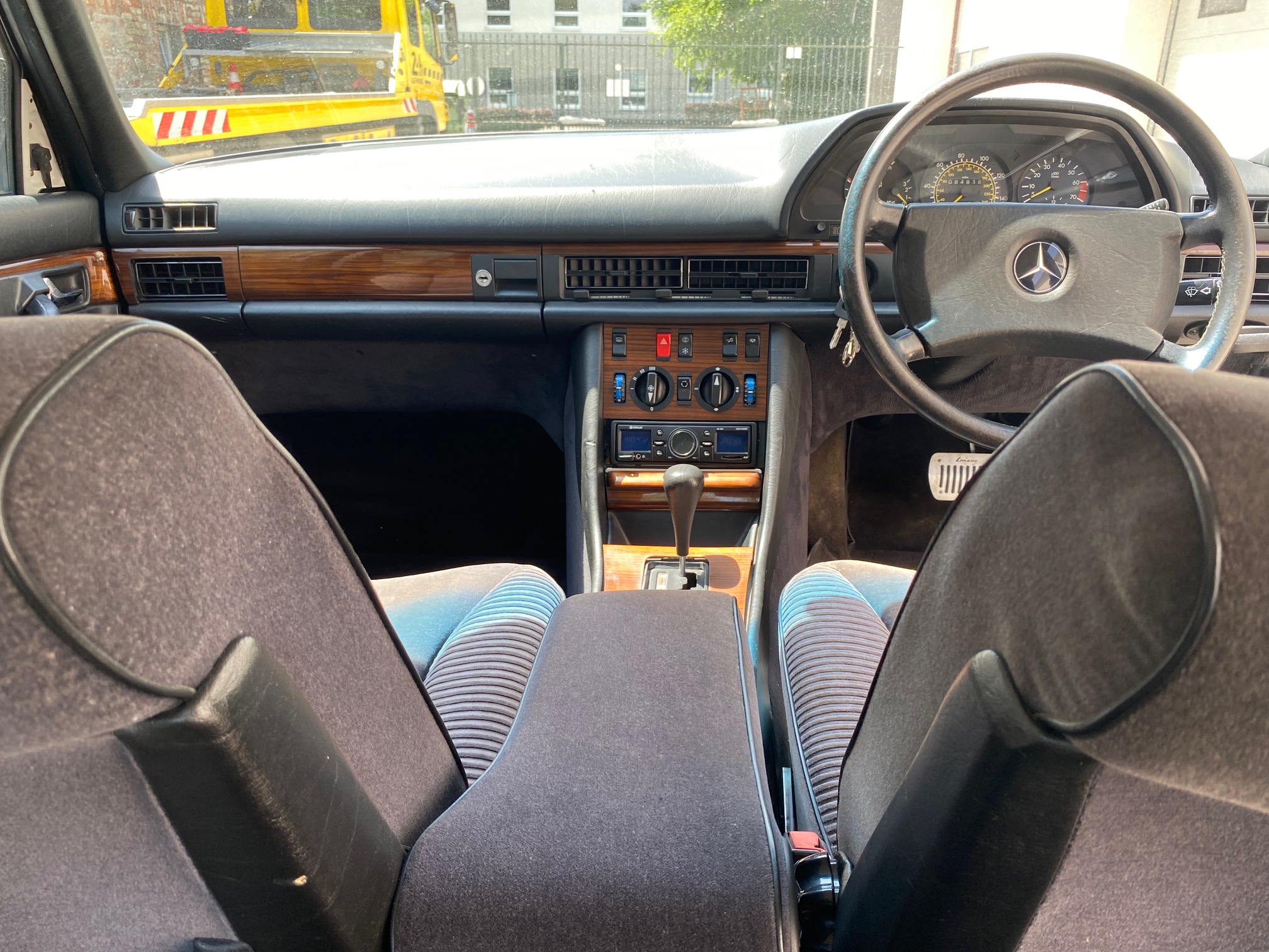 Mercedes Benz W126 500SEL