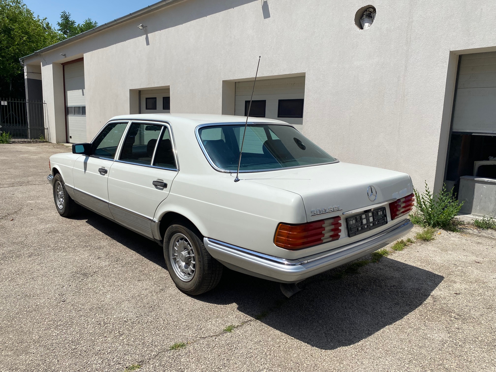 Mercedes Benz W126 500SEL